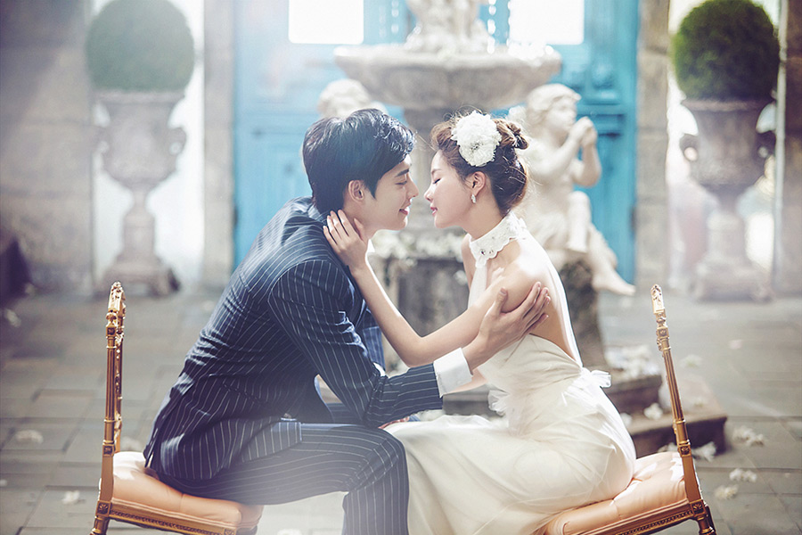 Korean Studio Pre-Wedding Photography: 2016 Romantic Vintage Collection  by Bong Studio on OneThreeOneFour 1