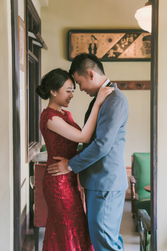 Taiwan Outdoor Pre-Wedding Photoshoot At Traditional Tainan Streets  by Star  on OneThreeOneFour 3