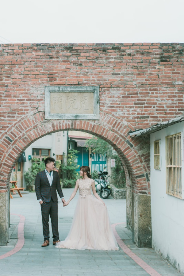 Taiwan Outdoor Pre-Wedding Photoshoot At The Forest And Beach  by Star  on OneThreeOneFour 25