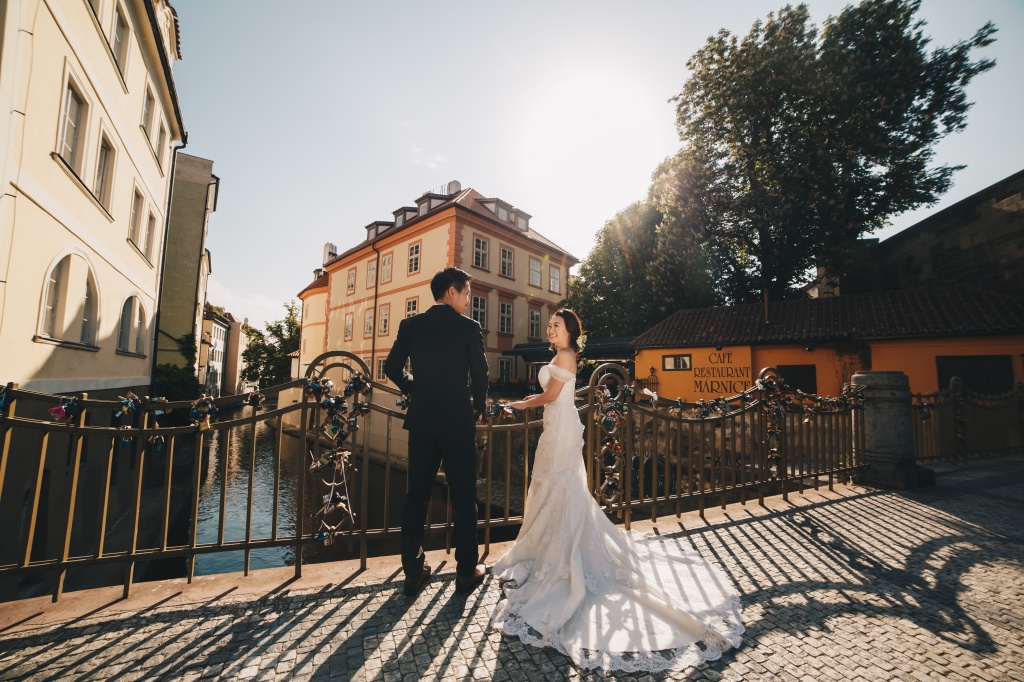 Prague Pre-Wedding Photoshoot At Old Town Square, Vrtba Garden And St. Vitus Cathedral  by Nika  on OneThreeOneFour 9