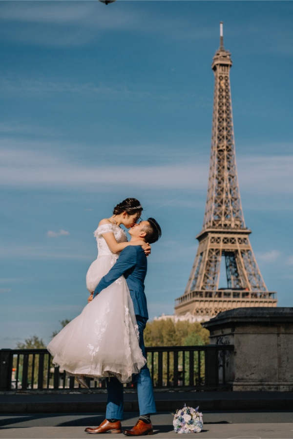 Paris Eiffel Tower and the Louvre Prewedding Photoshoot in France by Vin on OneThreeOneFour 24