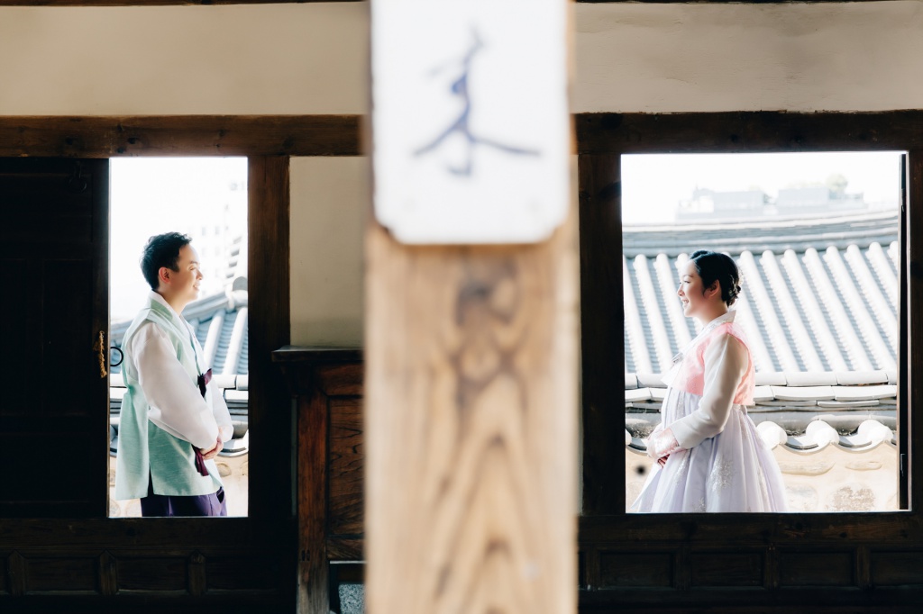 Traditional Hanbok Couple Photoshoot at Namsangol Hanok Village  by Jungyeol on OneThreeOneFour 8