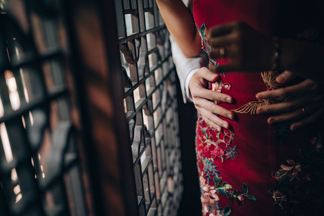 Oriental-inspired Cheongsam Pre-Wedding Photoshoot in Singapore by Michael on OneThreeOneFour 15