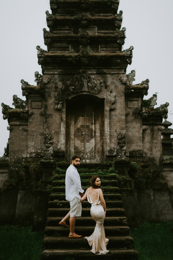 N&F: Mystical Honeymoon Photoshoot in Bali by Cahya on OneThreeOneFour 14