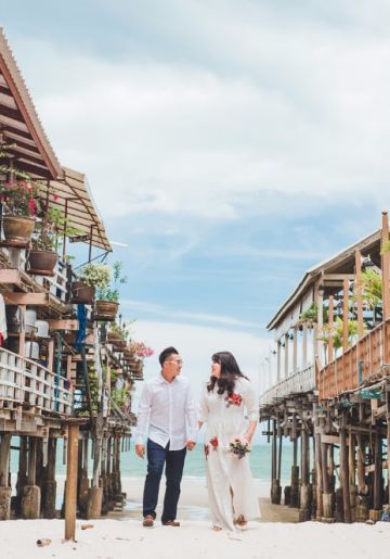 Hua Hin Pre-Wedding Photoshoot At Market, Mangrove Forest And Beach