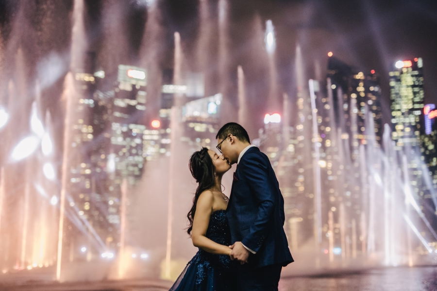 Singapore Prewedding Photoshoot At MacRitchie Reservoir And Marina Bay Sands Night Shoot  by Cheng on OneThreeOneFour 16