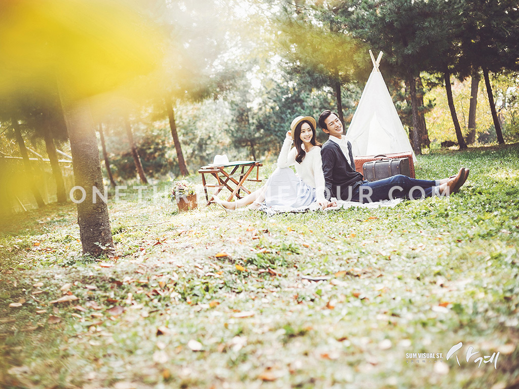 Korean Wedding Photos: Outdoor by SUM Studio on OneThreeOneFour 8