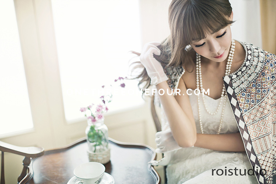 Korean Wedding Studio Photography: Modern Chic Set & Hanbok by Roi Studio on OneThreeOneFour 17