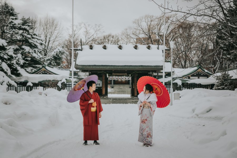 M&J: Magical snowy pre-wedding in Hokkaido wearing kimono by Kuma on OneThreeOneFour 8