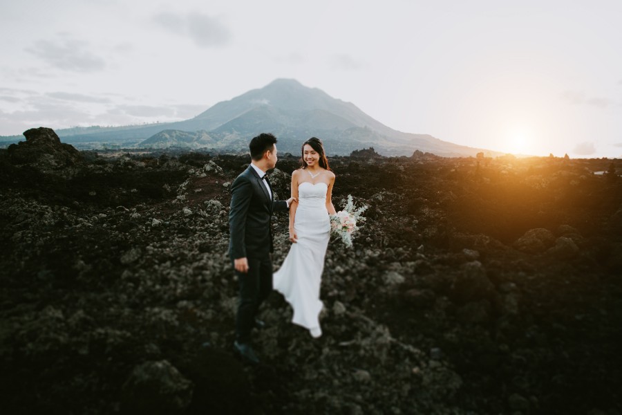 Mount Batur Prewedding Photoshoot in Bali by Cahya on OneThreeOneFour 2