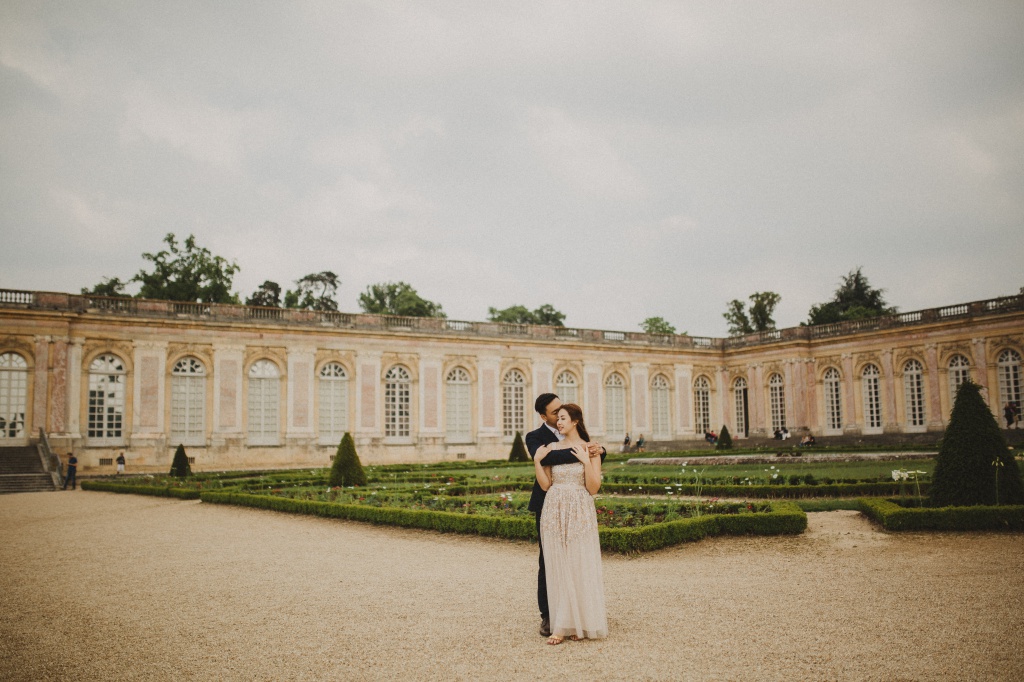 Pre-Wedding Photoshoot In Paris At Eiffel Tower And Palace Of Versailles  by LT on OneThreeOneFour 41