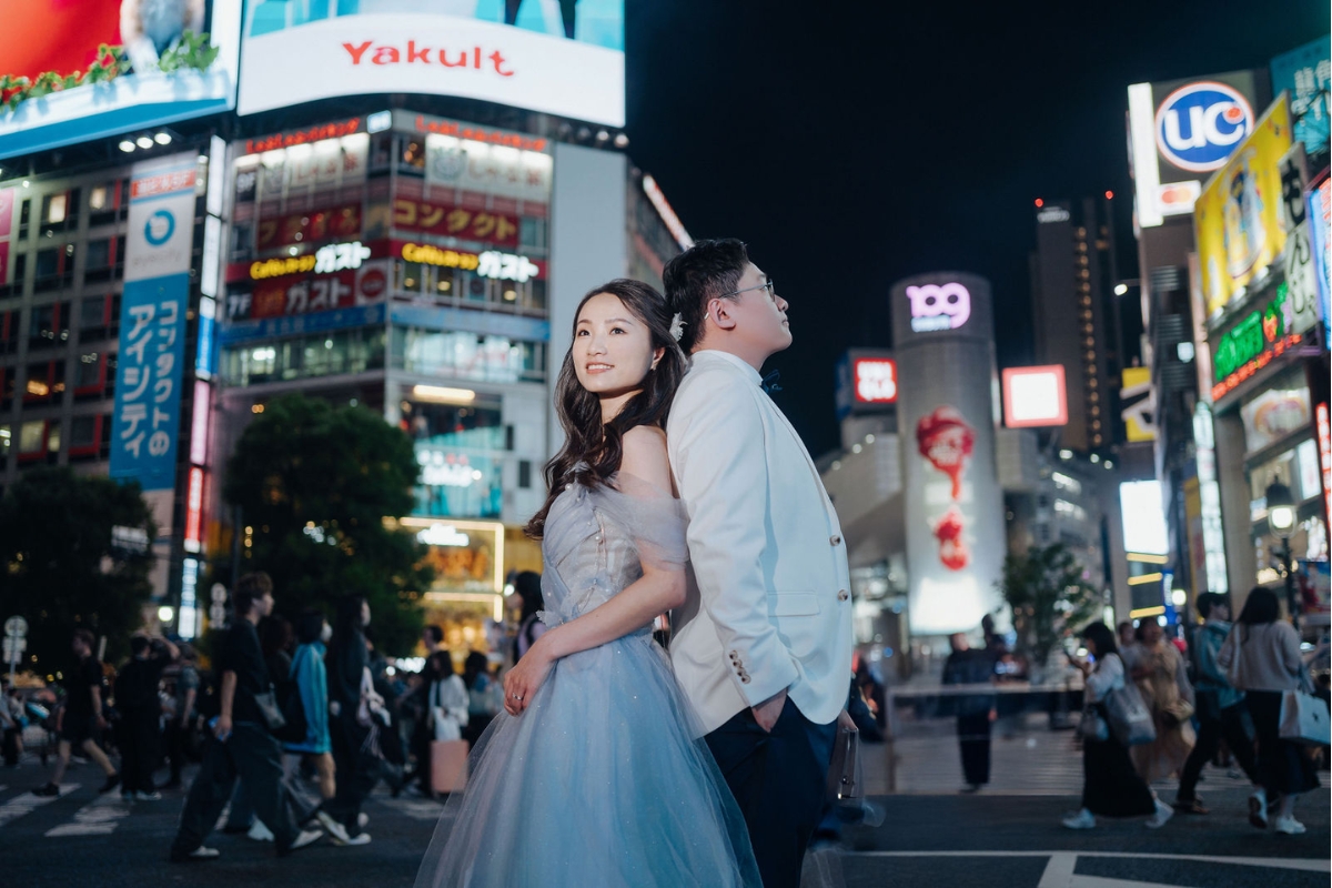 Tokyo Pre-Wedding Photoshoot with Asakusa Temple, Chureito Pagoda, Oishi Park, and Shibuya. by Dahe on OneThreeOneFour 12