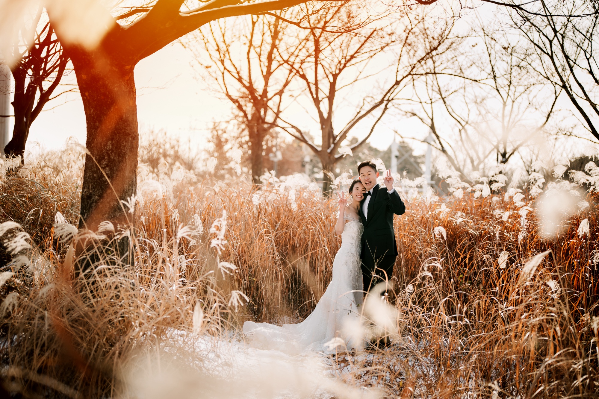 Whispers of Love in Seoul's Winter Wonderland: Snowy Pre-Wedding Extravaganza by Jungyeol on OneThreeOneFour 18