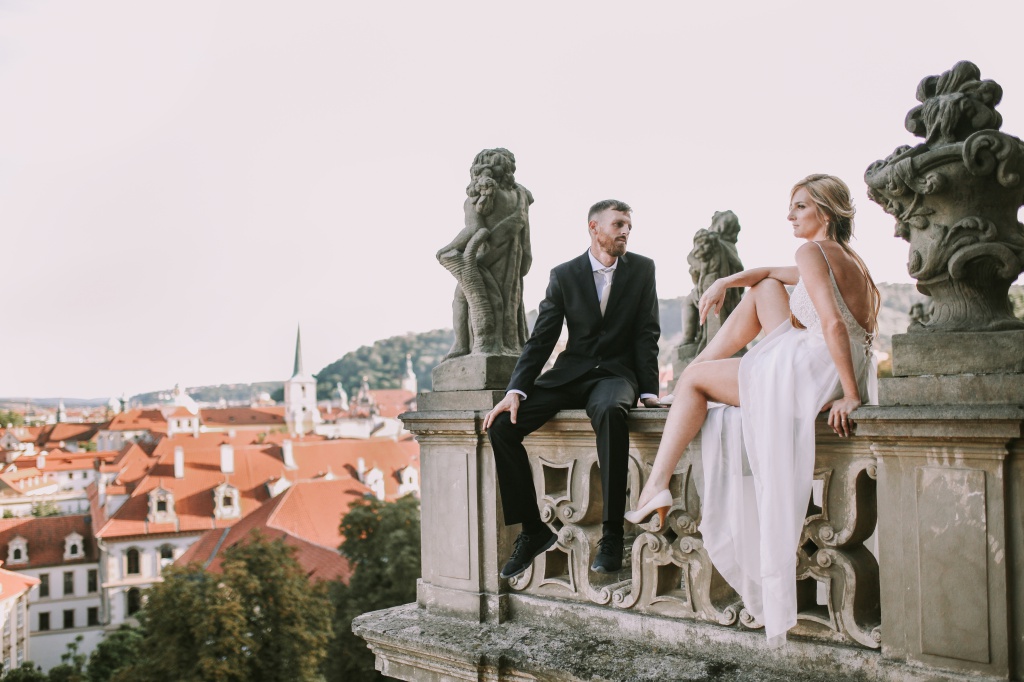 Prague Pre-Wedding Photoshoot At Charles Bridge  by Vickie on OneThreeOneFour 11