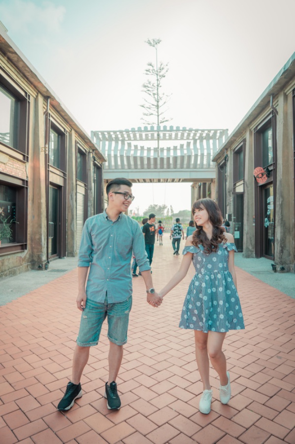 Taiwan Casual Couple Photoshoot At The Harbour And Shopping Street  by Star  on OneThreeOneFour 11