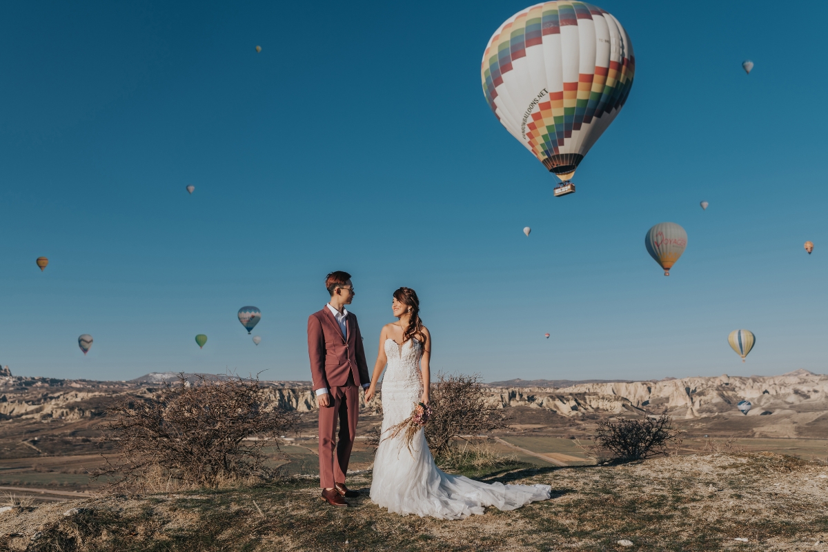 Cappadocia Pre-Wedding Photoshoot Salt Lake Carpet Shop Hot Air Balloons  by Aric on OneThreeOneFour 4