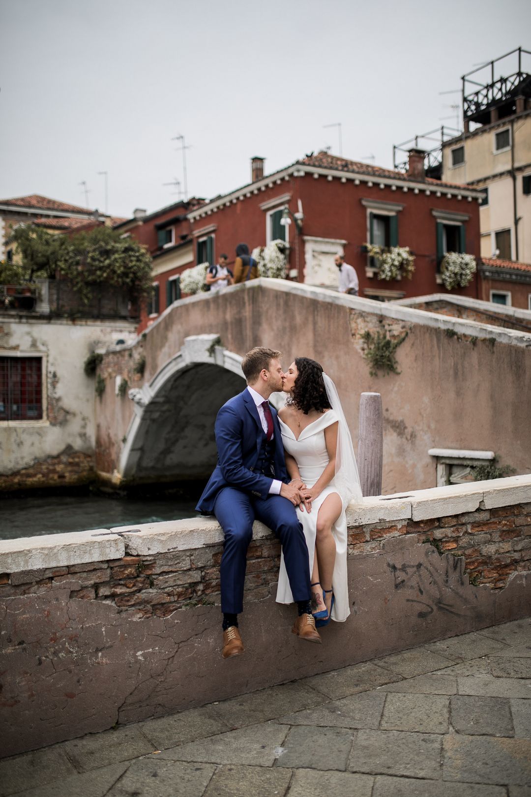 D&K: Romantic pre-wedding photoshoot at Italy Venice by Valerio on OneThreeOneFour 31