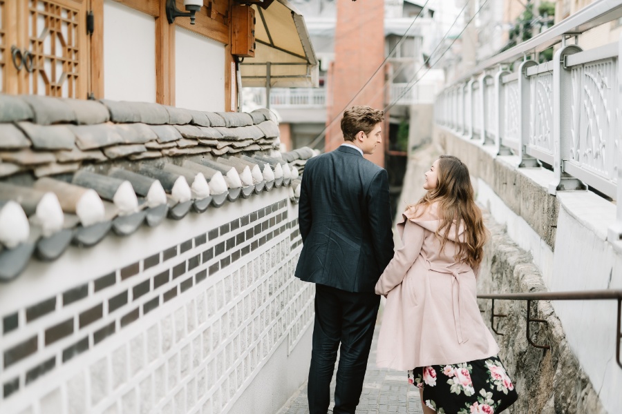 T&S: US Couple's Casual Photoshoot in Korea at National Folk Museum and Bukchon Hanok Village by Jungyeol on OneThreeOneFour 13