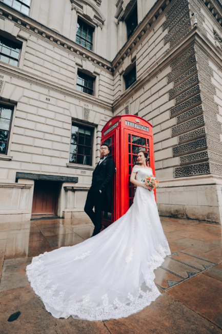 L&A: Whimsical Pre-wedding in London by Dom on OneThreeOneFour 6