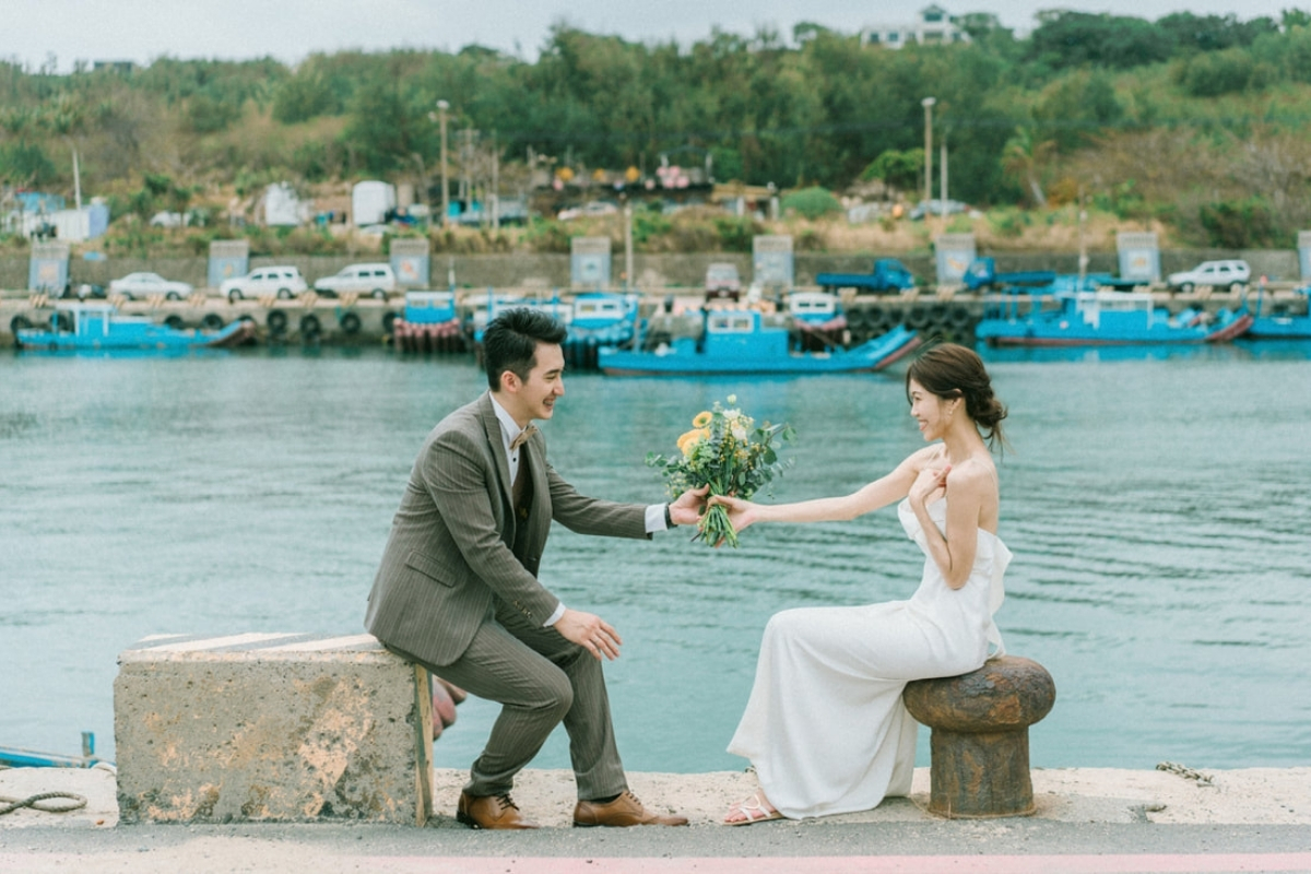 Taiwan Pre-Wedding Photoshoot Cafe Pier Lighthouse Countryside Street Beach by  on OneThreeOneFour 19