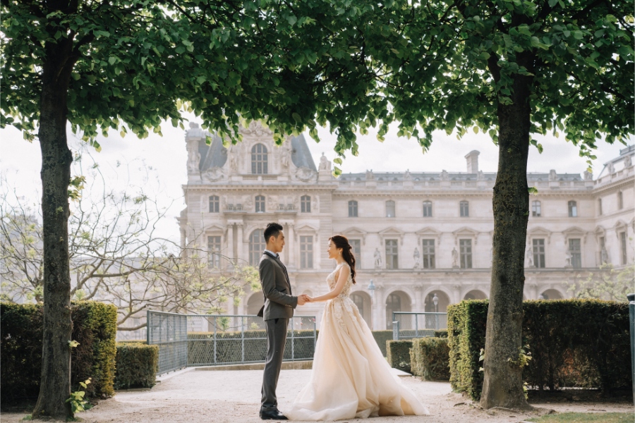A&K: Canadian Couple's Paris Pre-wedding Photoshoot at the Louvre  by Vin on OneThreeOneFour 21