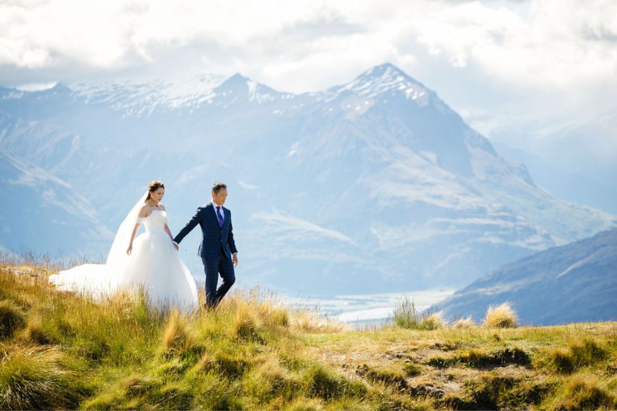 新西蘭婚纱拍攝 - 在科羅曼德峯、斯基珀斯峽谷和夏日羽扇豆的特卡波湖 by Fei on OneThreeOneFour 11