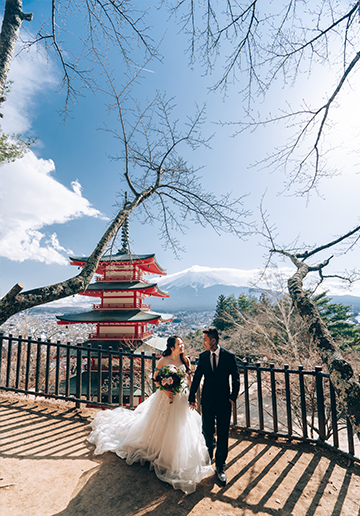 J&A: Pre-wedding in Tokyo with early blooming sakura and Mt Fuji