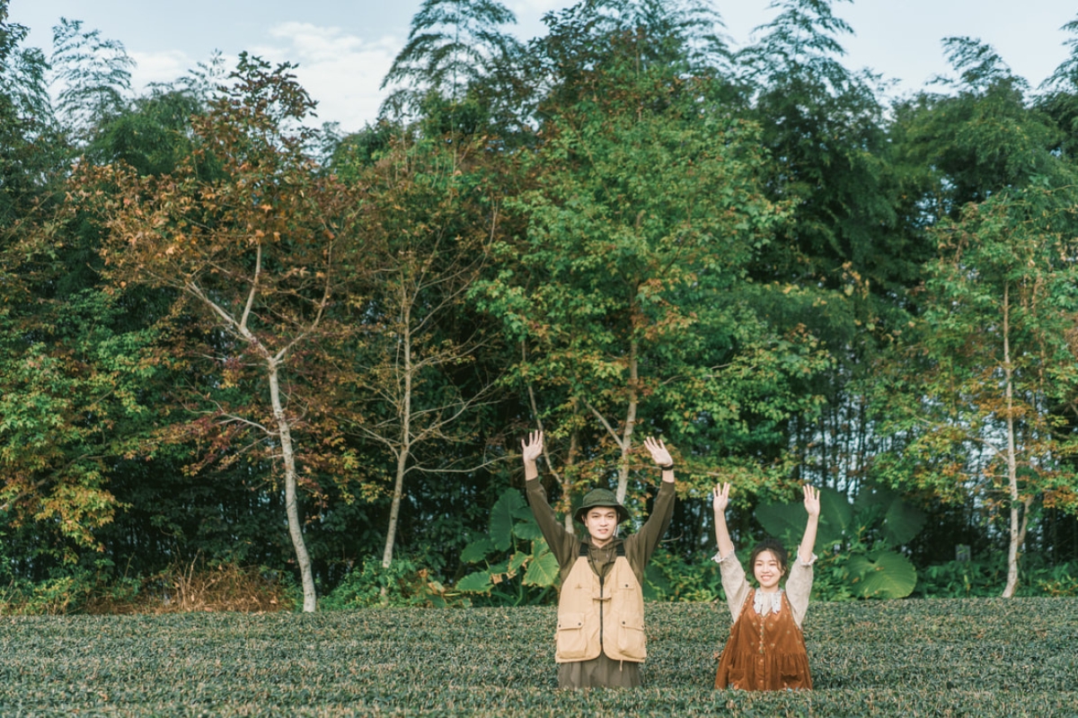 Taiwan Pre-Wedding Photoshoot Countryside Forest Misty Bridges by  on OneThreeOneFour 12