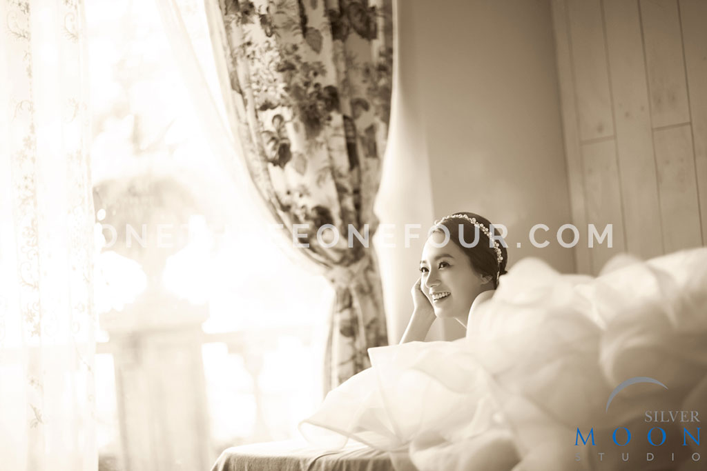 Korean Studio Pre-Wedding Photography: Elegance by Silver Moon Studio on OneThreeOneFour 11