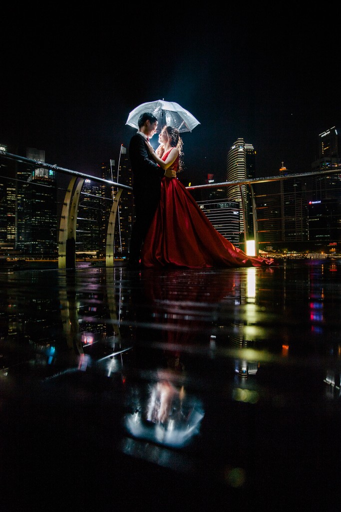 Singapore Pre-Wedding Photography - Japanese Couple Pre-Wedding Night Photoshoot at MBS by Cheng on OneThreeOneFour 21