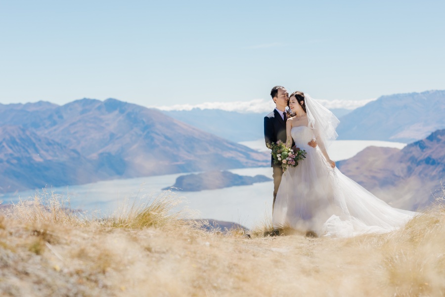N&J: New Zealand Pre-wedding Photoshoot at Coromandel Peak and Lake Wanaka by Fei on OneThreeOneFour 4
