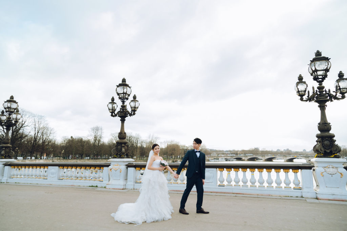 Paris prewedding photoshoot at Palace Du Trocadero, Seine River, Petite Palais, Pont Alexandre, Tuileries Garden & Lourve Museum by Arnel on OneThreeOneFour 8