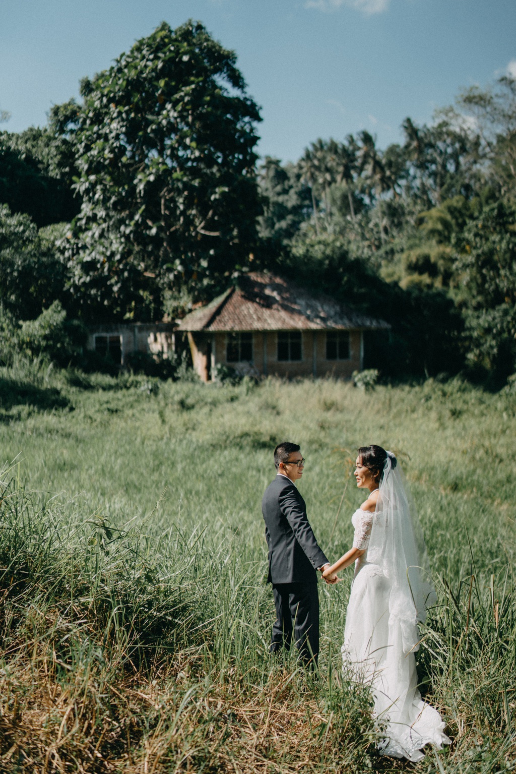 Bali Destination Pre-Wedding Photoshoot At Campuhan Ridge Walk  by Agus  on OneThreeOneFour 0