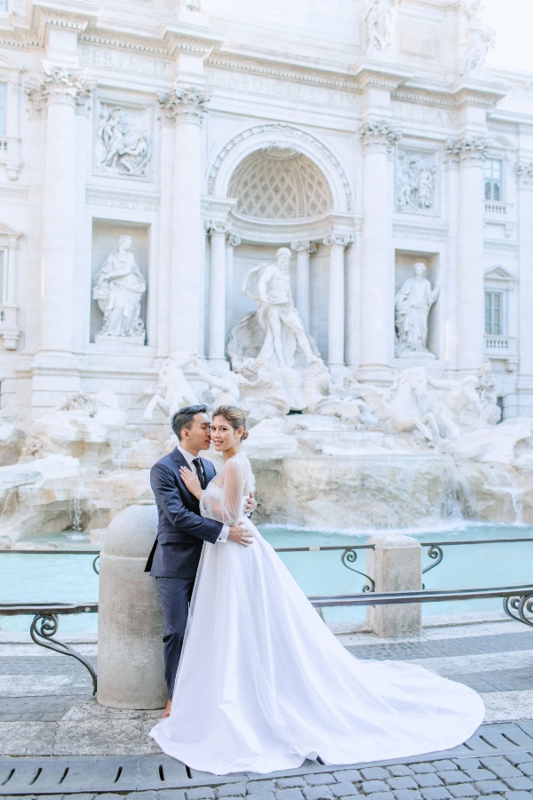 Italy Rome Colosseum Prewedding Photoshoot with Trevi Fountain  by Katie on OneThreeOneFour 17