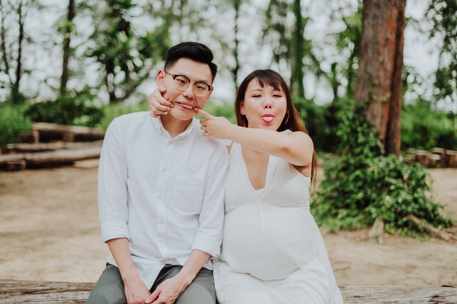 Singapore Casual Maternity Photoshoot At Coney Island by Jess on OneThreeOneFour 5