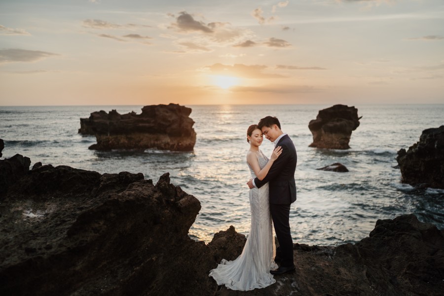 S&WJ: Bali Pre-wedding shoot at Mengening Beach and Nyanyi Beach by Hendra on OneThreeOneFour 15