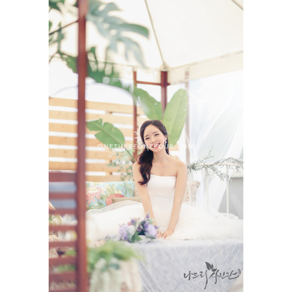 Korean Studio Pre-Wedding Photography: Studio by Nadri Studio on OneThreeOneFour 22