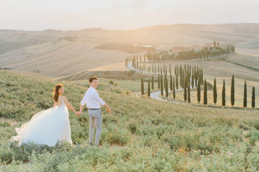 Overseas full day wedding photography in Tuscany