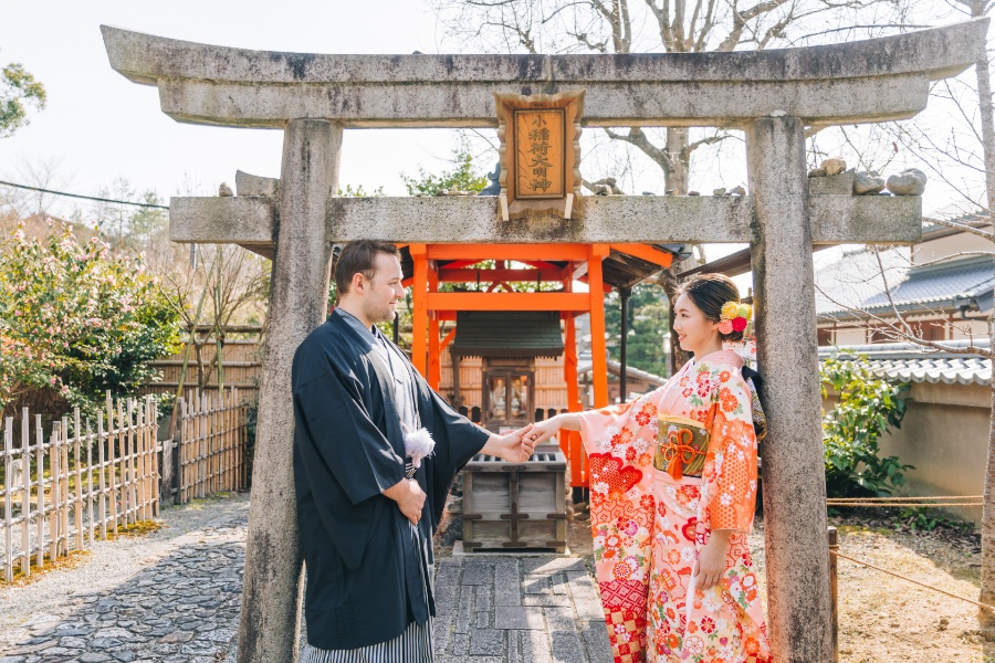 Kyoto Kimono Prewedding Photoshoot Higashiyama District Japan by Shu Hao on OneThreeOneFour 23