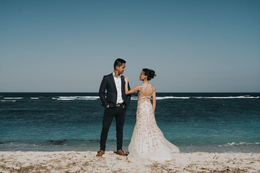Bali Pre-Wedding Photoshoot At Lake Tamblingan, Munduk Waterfall and Tegal Wangi Beach by Hery  on OneThreeOneFour 16