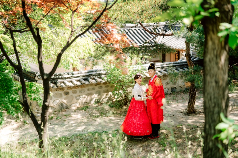 J&E: Traditional handbok photoshoot in Seoul, at Namsangol Hanok Village by Jungyeol on OneThreeOneFour 1