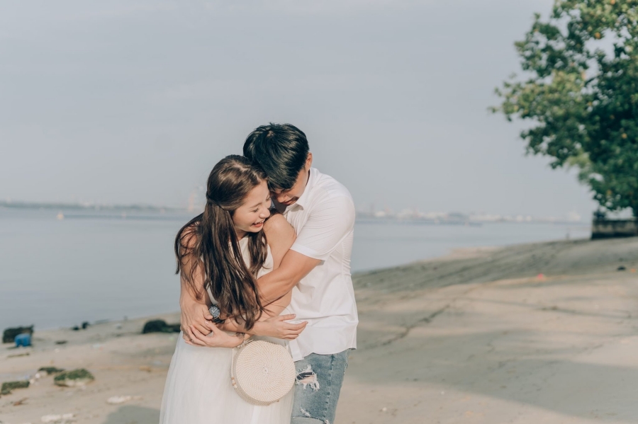 Singapore Casual Pre-Wedding Photoshoot At Neighbourhood Playground And Beach by Sheereen on OneThreeOneFour 16