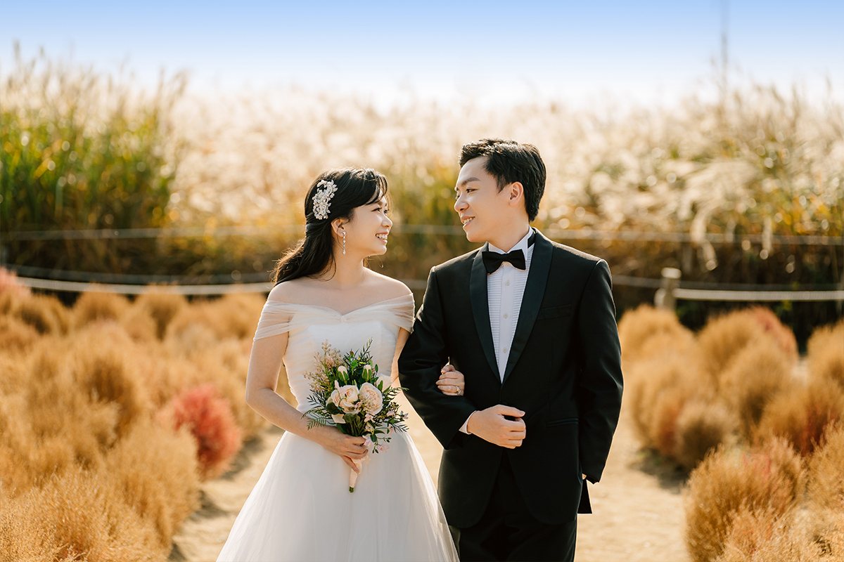 Korea Seoul Autumn Pre-Wedding Photoshoot with Silvergrass at Hanuel Park & Seonyudo Park by Jungyeol on OneThreeOneFour 2