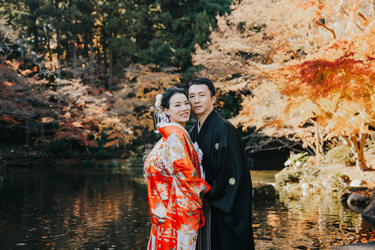 Japan Autumn Pre-Wedding Photoshoot in Tokyo with Maple Leaves by Cui Cui on OneThreeOneFour 0