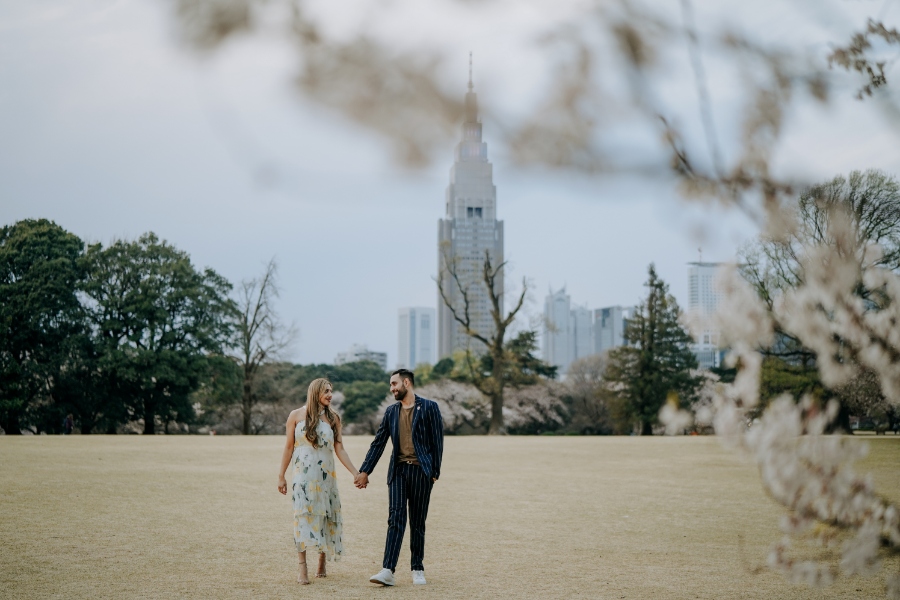 US Couple's Proposal in Tokyo Under Cherry Blossom Trees by Ghita on OneThreeOneFour 4