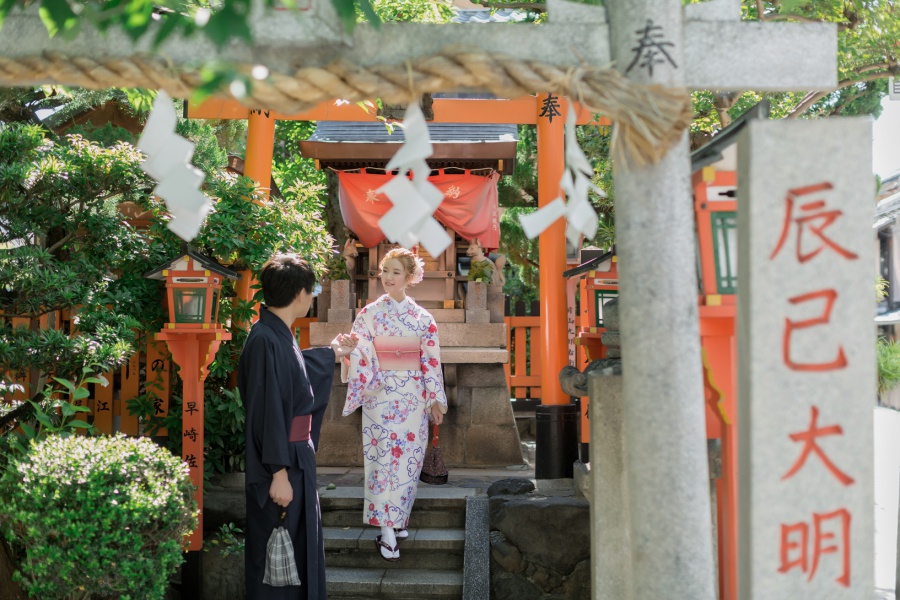 Japan Kyoto Kimono And Casual Photoshoot At Gion District  by Kinosaki on OneThreeOneFour 5