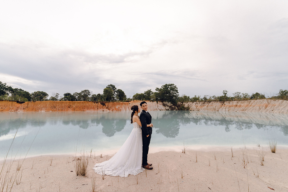 Bintan Pre-Wedding Photoshoot: Shermaine & Kai Yiong’s Adventure at Old Streets, Blue Lake, Sand Dunes & ATV Ride by HS on OneThreeOneFour 17