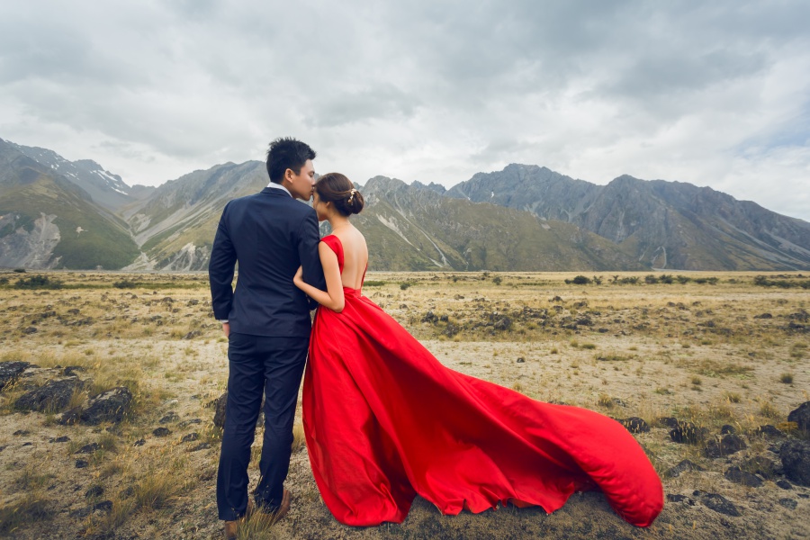 New Zealand Pre-Wedding Photoshoot At Lake Tekapo And Lake Pukaki  by Xing on OneThreeOneFour 17