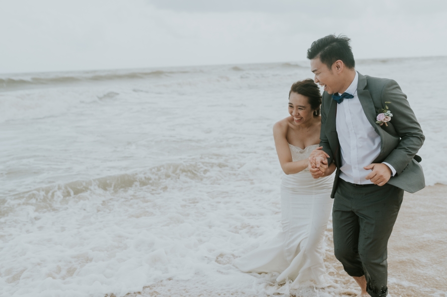 Malaysia Pre-Wedding Photoshoot At Old Streets And Sandy Beach In Johor Bahru by Ed on OneThreeOneFour 18
