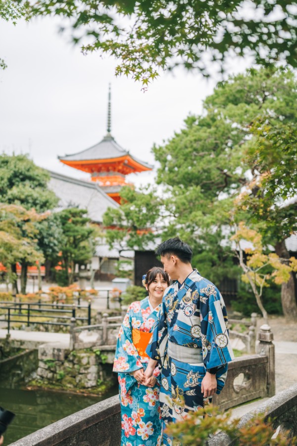 K: Autumn kimono pre-wedding in Kyoto, Higashiyama District by Shu Hao on OneThreeOneFour 22